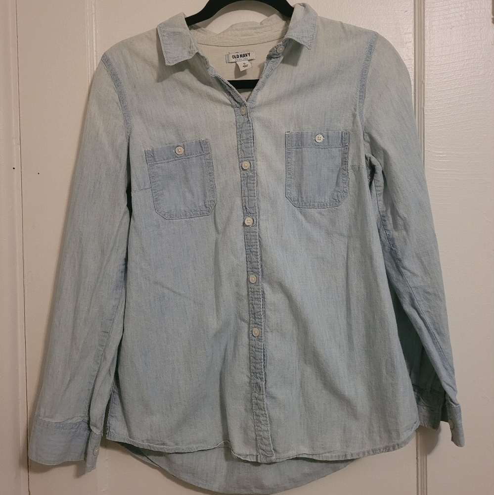 Old Navy chambray shirt, size Medium